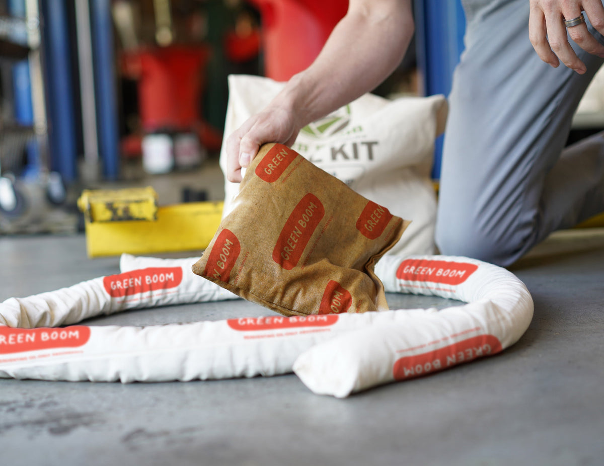 Green Boom Oil-Only Absorbent Pillows – Medium (Pack of 10)