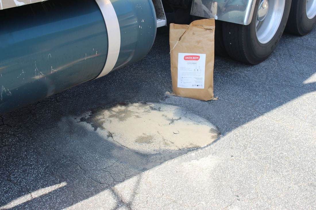 Green Boom Oil-Only Loose Absorbent Sheen – Small